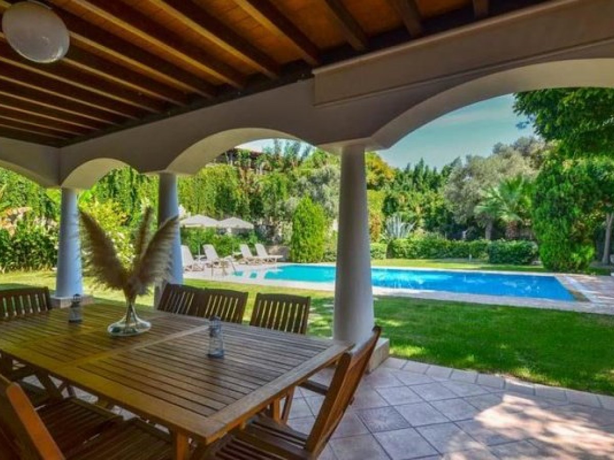 Bodrum Bitez Sahilinde Muhafazakar Özel Havuzlu Kiralık Villa