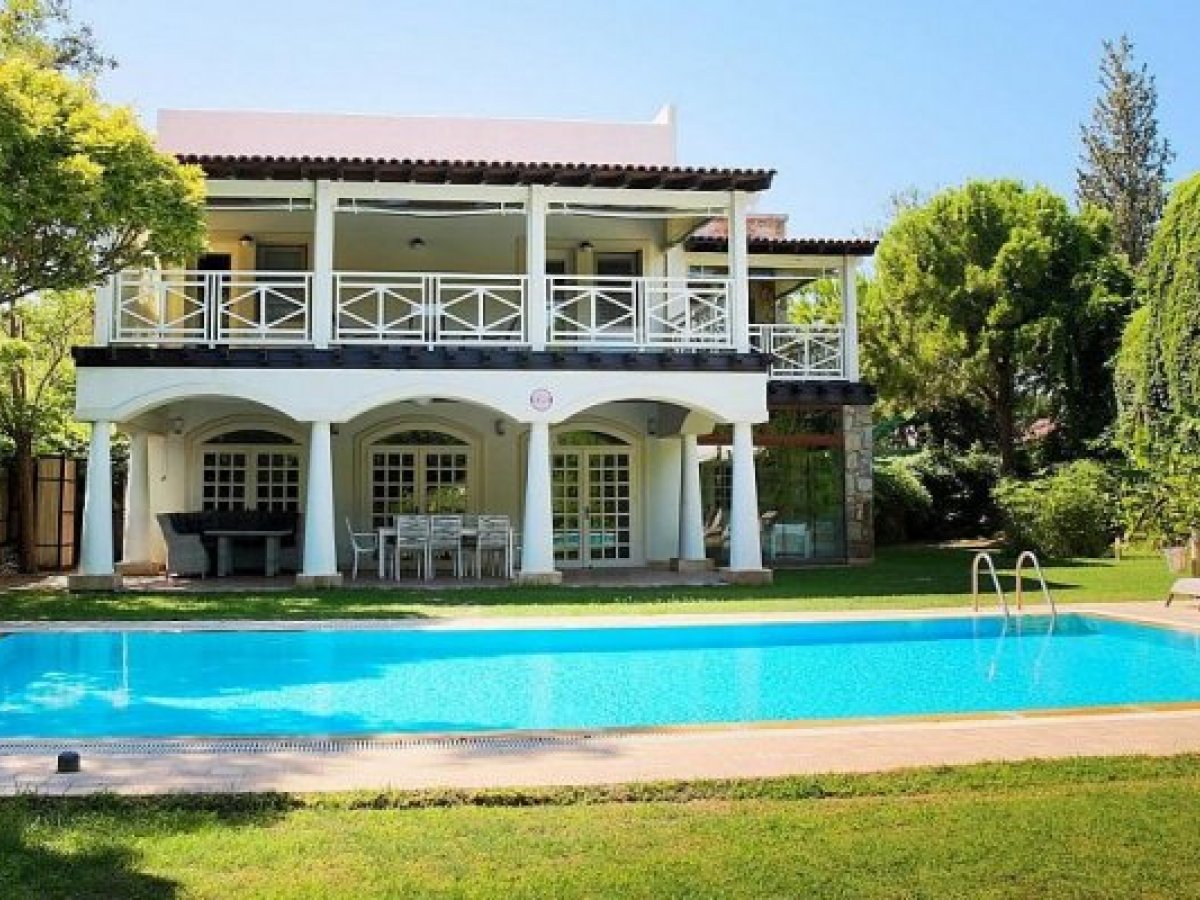 Bodrum Bitez Sahilinde Muhafazakar Özel Havuzlu Kiralık Villa