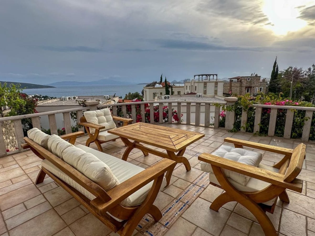 Bodrum Kumbahçe\'de Özel Yüzme Havuzlu 4 Yatak Odalı Tatil Villası