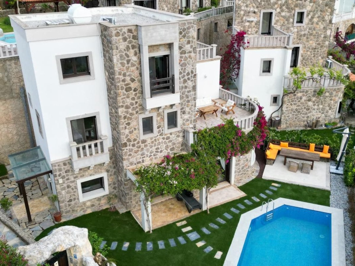 Bodrum Kumbahçe\'de Özel Yüzme Havuzlu 4 Yatak Odalı Tatil Villası