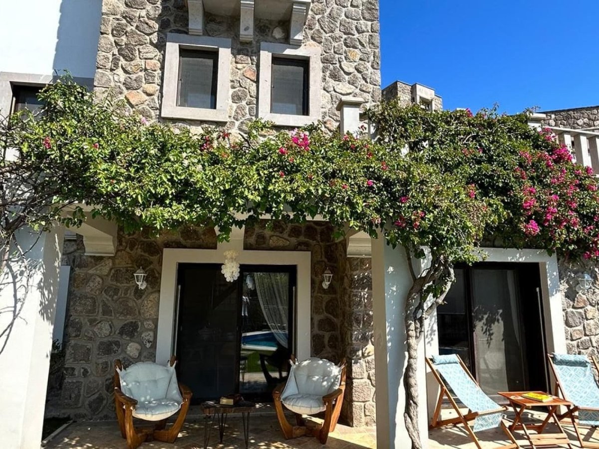 Bodrum Kumbahçe\'de Özel Yüzme Havuzlu 4 Yatak Odalı Tatil Villası