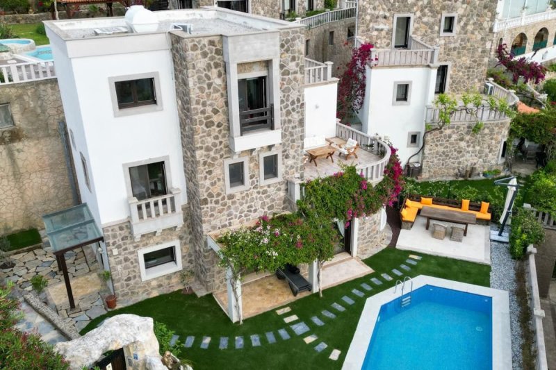 Bodrum Kumbahçe\'de Özel Yüzme Havuzlu 4 Yatak Odalı Tatil Villası