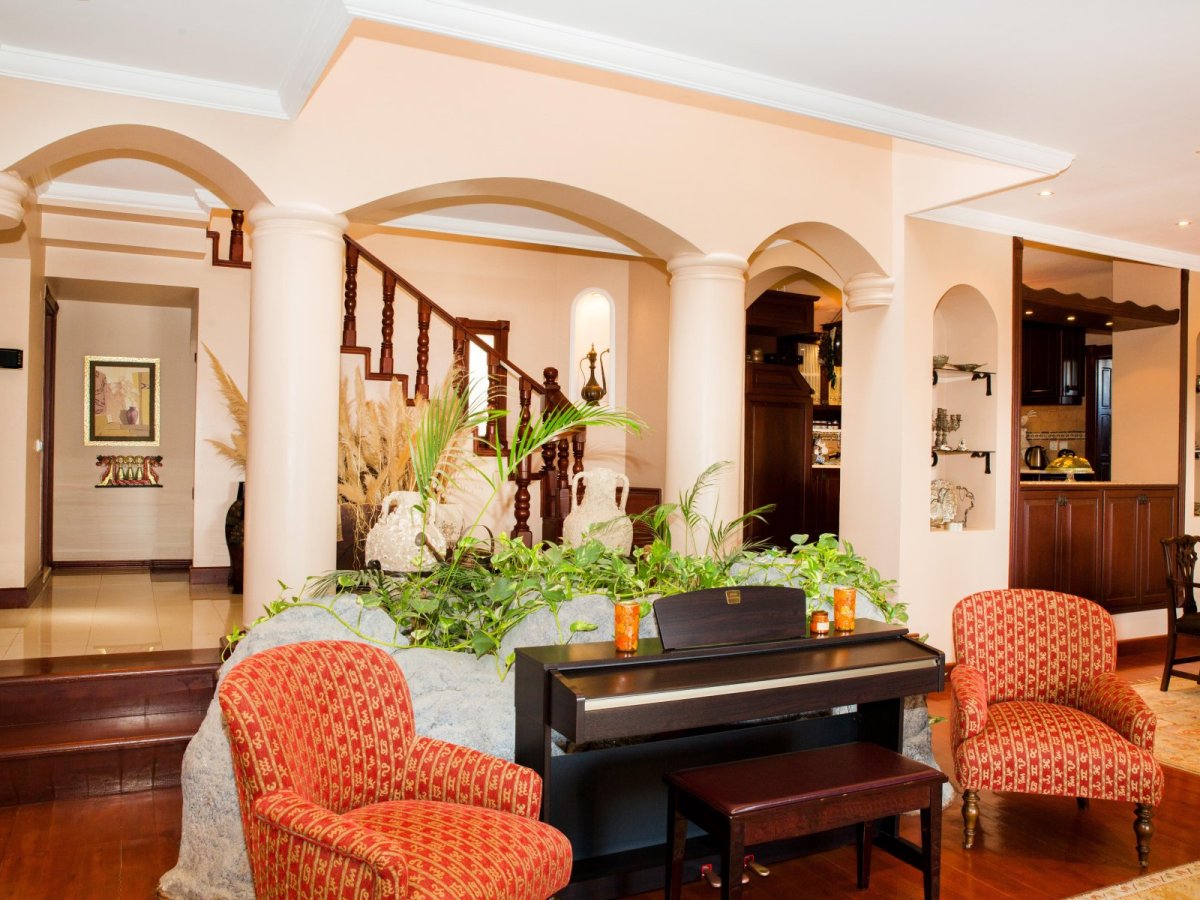 Bodrum merkezinde, özel yüzme havuzlu, 3 yatak odalı kiralık tatil villası