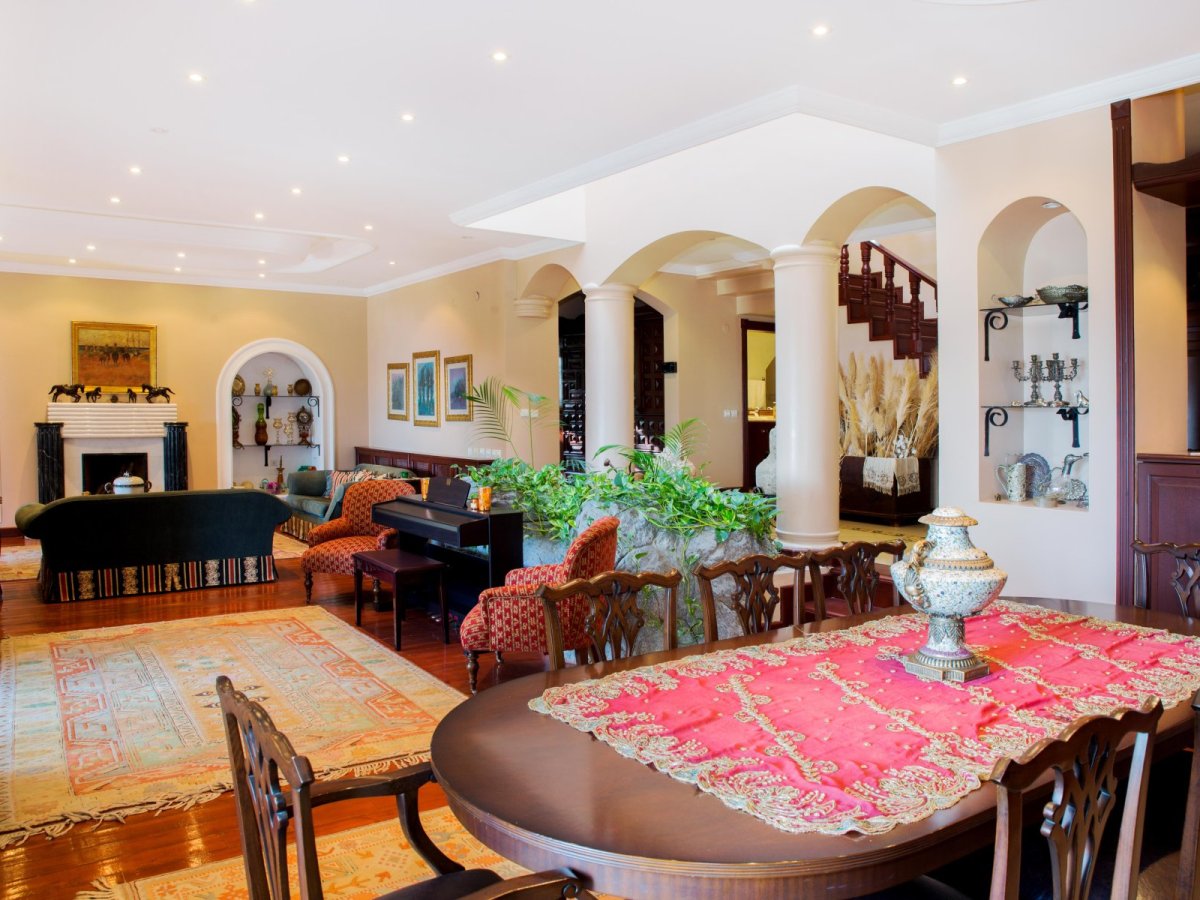 Bodrum merkezinde, özel yüzme havuzlu, 3 yatak odalı kiralık tatil villası