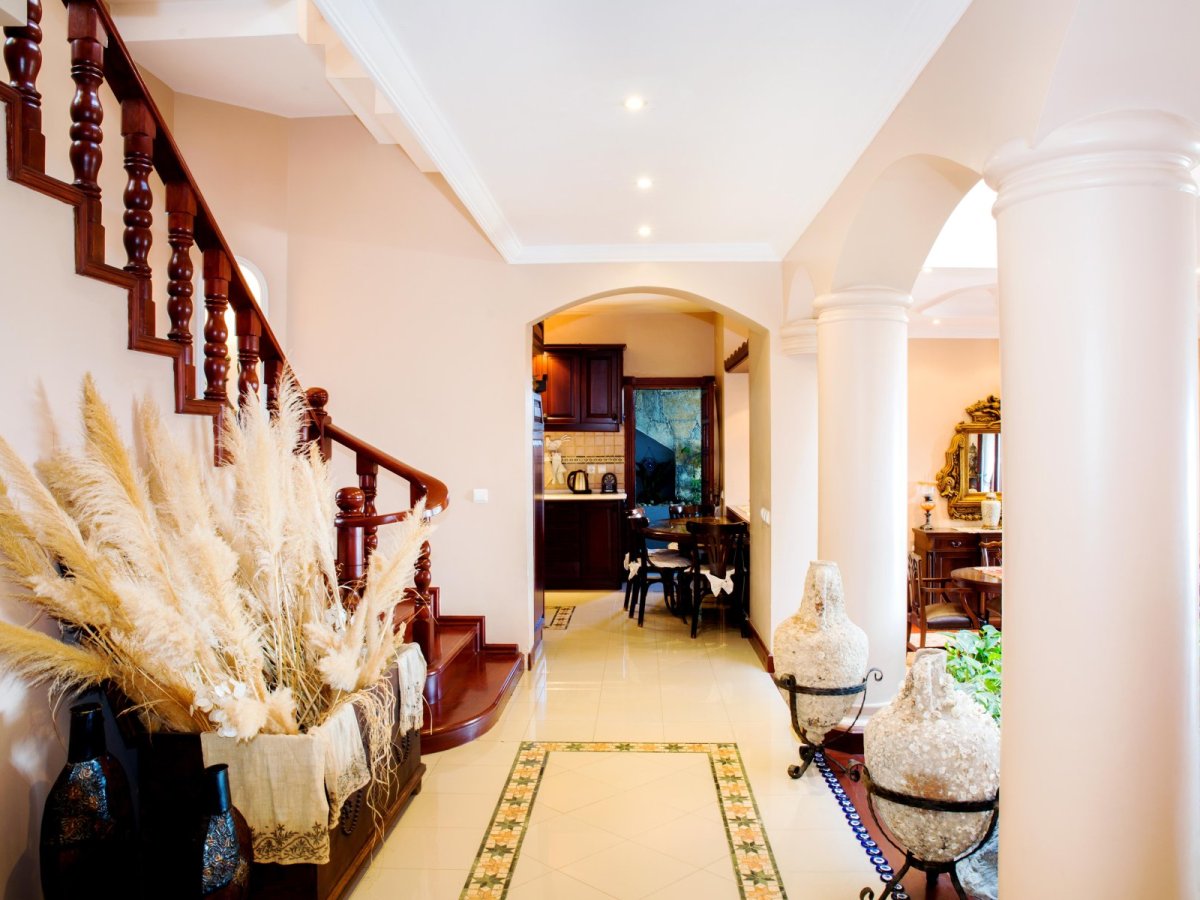 Bodrum merkezinde, özel yüzme havuzlu, 3 yatak odalı kiralık tatil villası