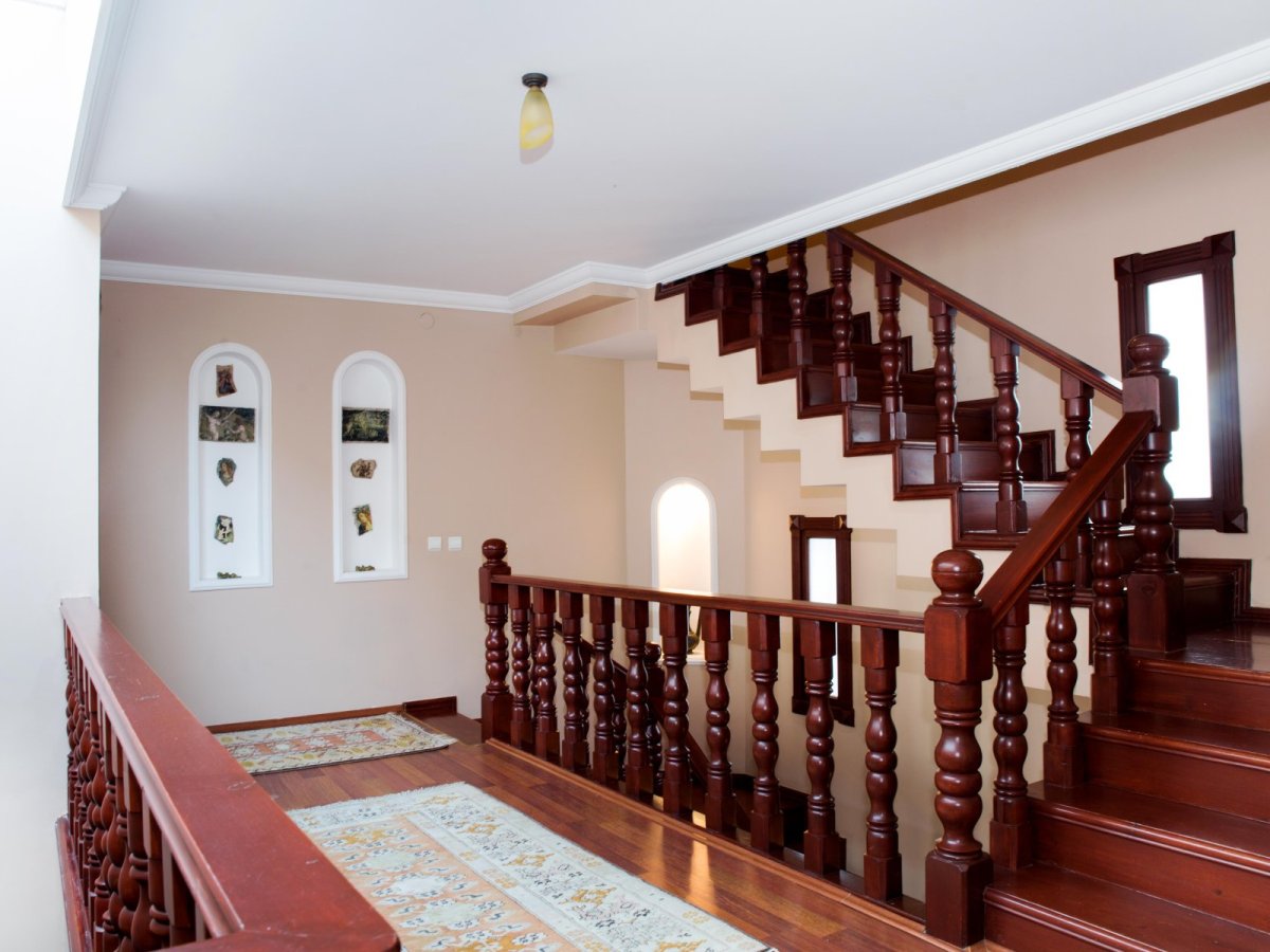 Bodrum merkezinde, özel yüzme havuzlu, 3 yatak odalı kiralık tatil villası