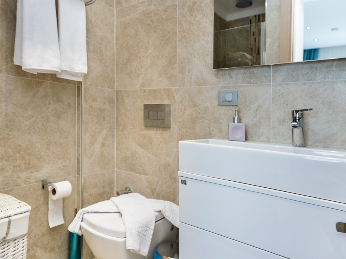 Bodrum Torba Deniz Manzaralı ve Yüzme Havuzlu 3 Yatak Odalı Müstakil Tatil Villası