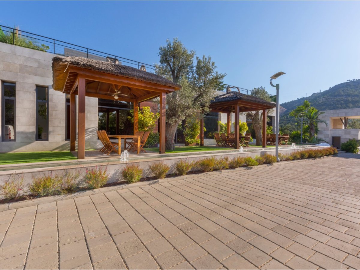 Bodrum Torba Deniz Manzaralı ve Yüzme Havuzlu 3 Yatak Odalı Müstakil Tatil Villası