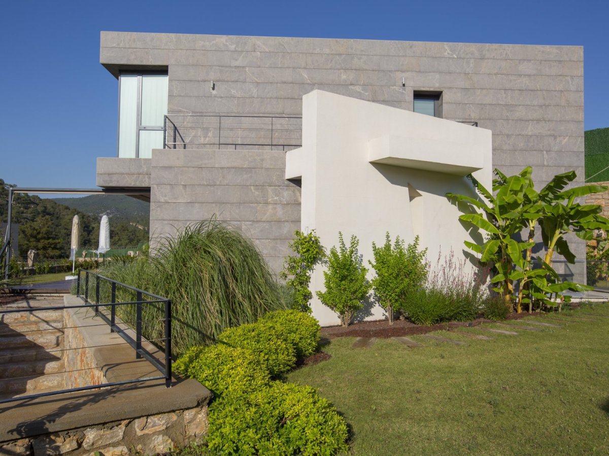 Bodrum Torba Özel Yüzme Havuzlu ve Bahçeli 4 Yatak Odalı Tatil Villası