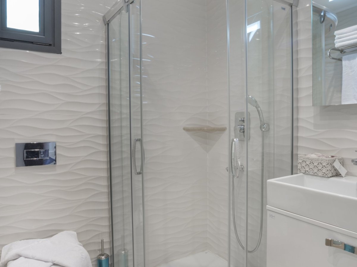 Bodrum Torba Özel Yüzme Havuzlu ve Bahçeli 4 Yatak Odalı Tatil Villası