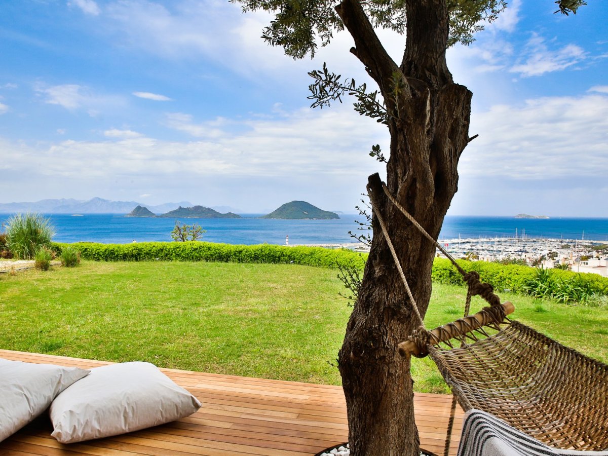 Bodrum Turgutreis Özel Yüzme Havuzlu ve Deniz Manzaralı 8 Yatak Odalı Tatil Villası