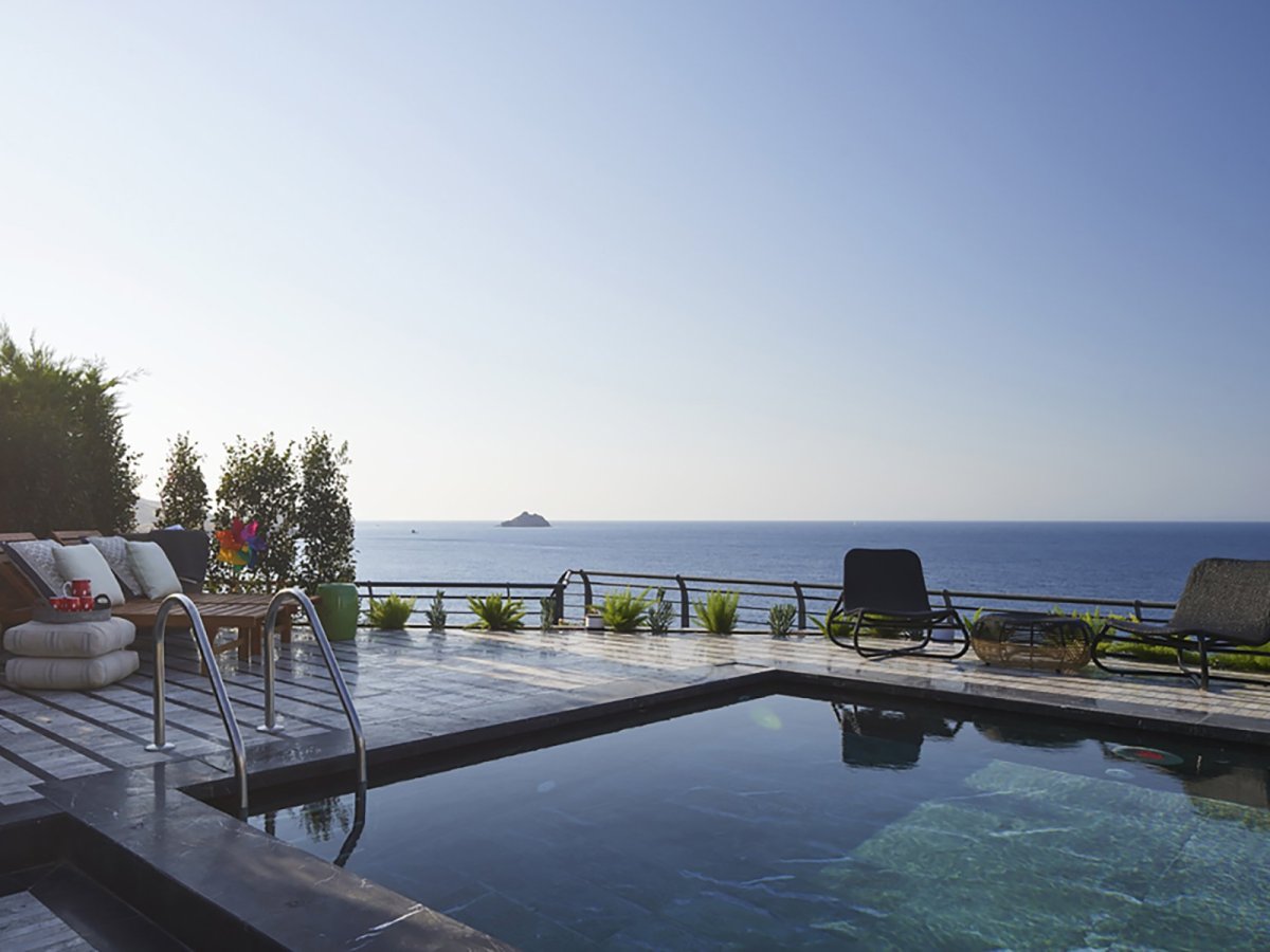 Bodrum Yalıkavak Özel Yüzme Havuzlu 5 Yatak Odalı Villa