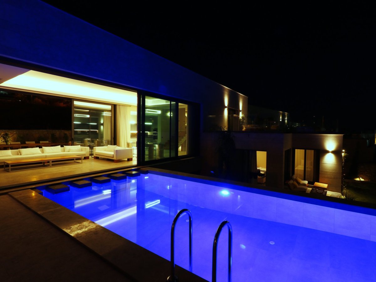 Bodrum Turgutreis Özel Yüzme Havuzlu ve Deniz Manzaralı 6 Yatak Odalı Tatil Villası
