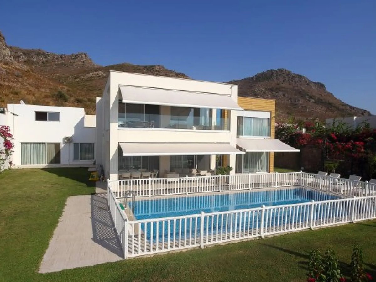 Bodrum Turgutreiste Muhteşem Deniz Manzaralı 5+2 Villa