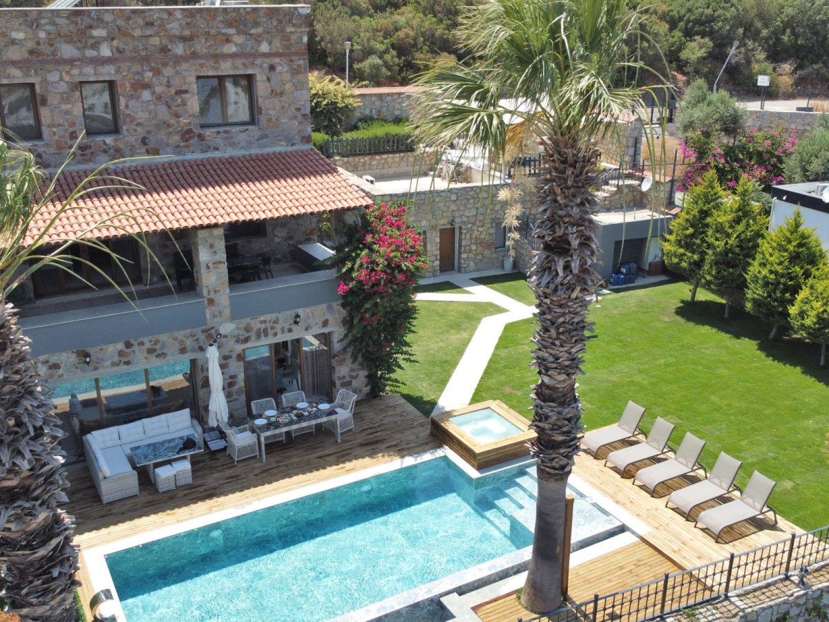 Bodrum Torba'da 5 yatak odalı Özel havuzlu Villa Bay