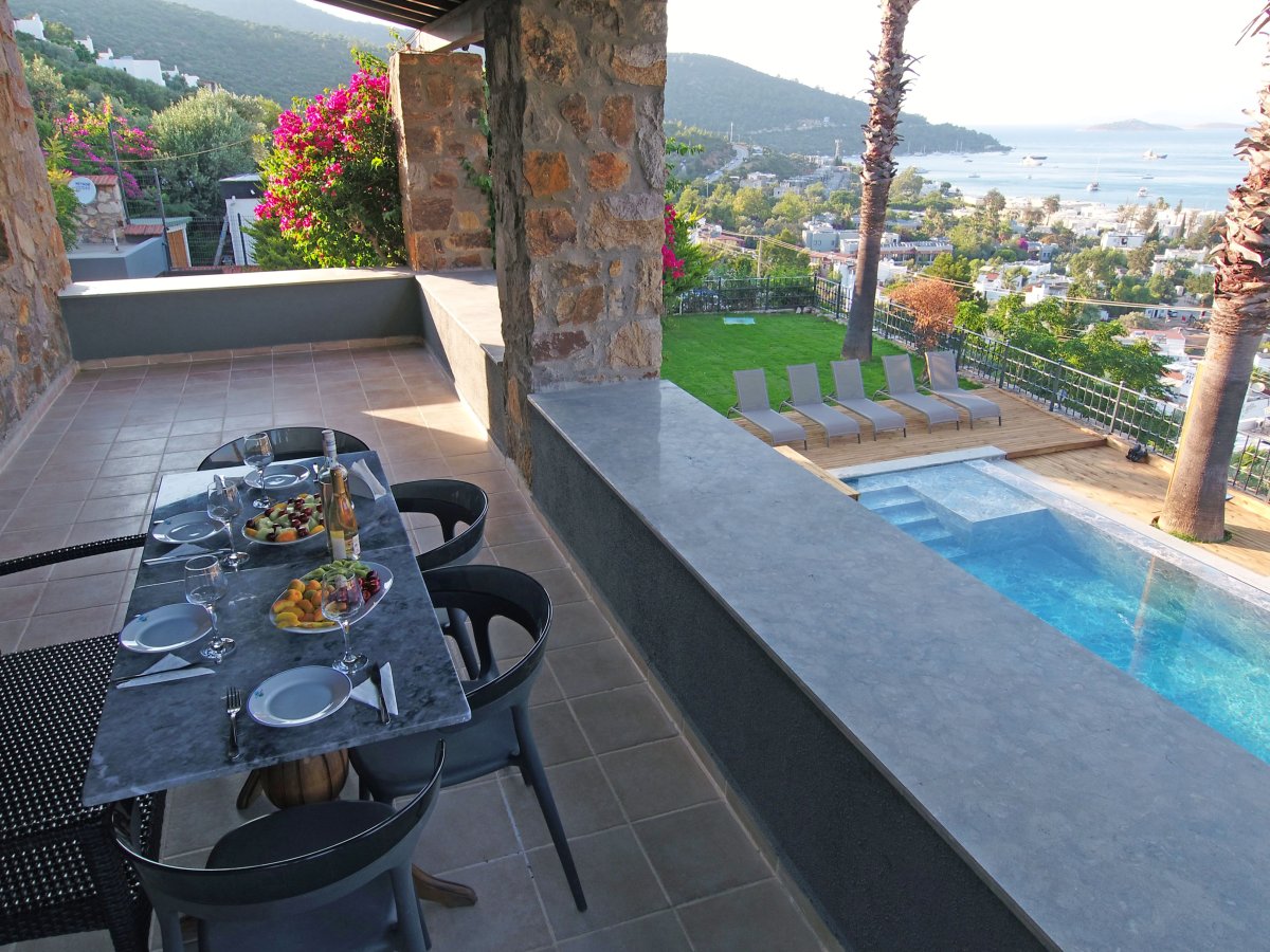 Bodrum Torba'da 5 yatak odalı Özel havuzlu Villa Bay