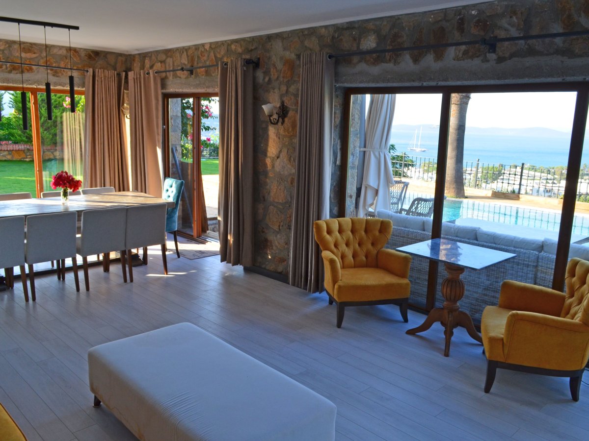 Bodrum Torba'da 5 yatak odalı Özel havuzlu Villa Bay
