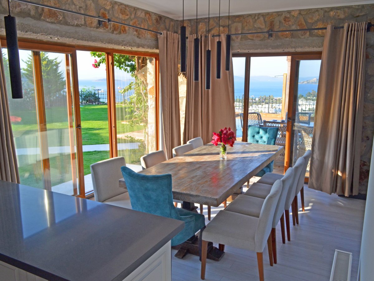 Bodrum Torba'da 5 yatak odalı Özel havuzlu Villa Bay
