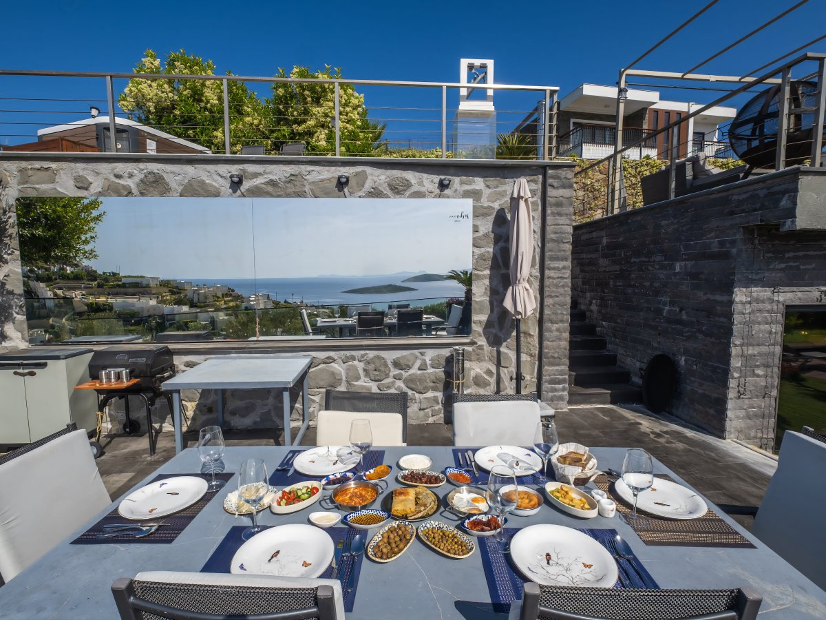 Bodrum Yalıkavakta 4 yatak odalı özel havuzlu Villa Sunset