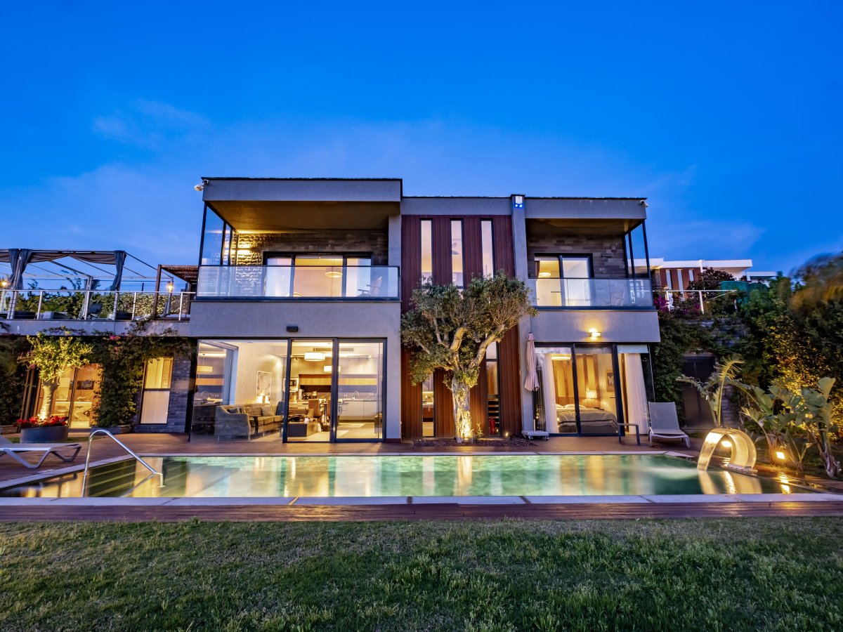Bodrum Yalıkavakta 4 yatak odalı özel havuzlu Villa Sunset
