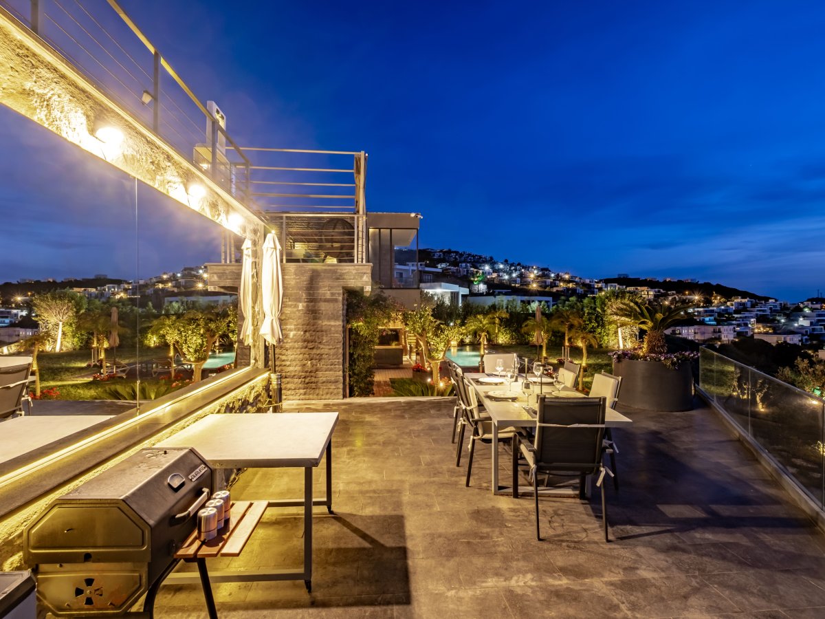 Bodrum Yalıkavakta 4 yatak odalı özel havuzlu Villa Sunset