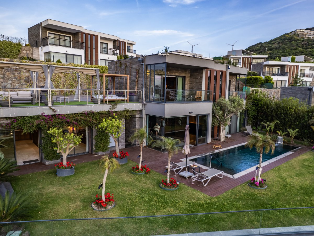 Bodrum Yalıkavakta 4 yatak odalı özel havuzlu Villa Sunset
