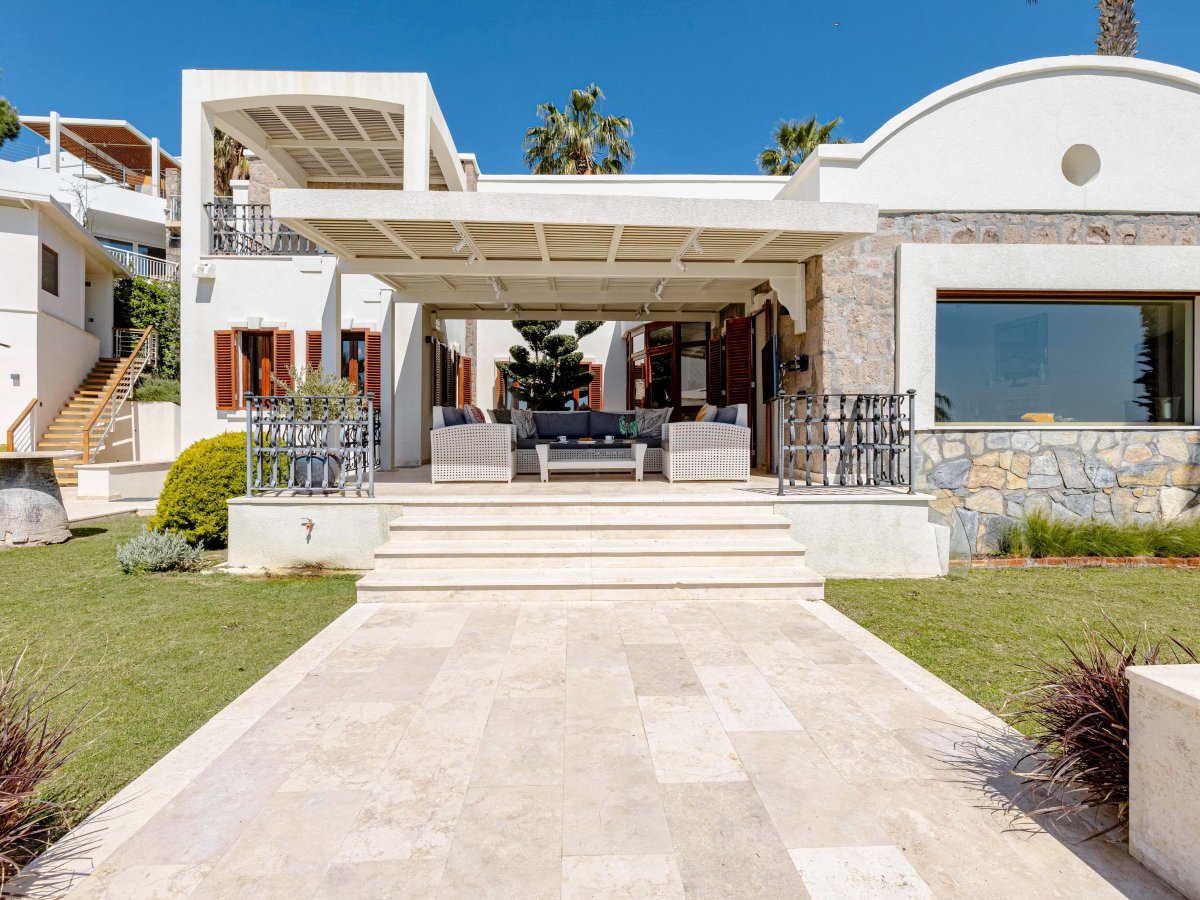 Bodrum Bitezde 5 yatak odalı özel havuzlu Villa Dorian
