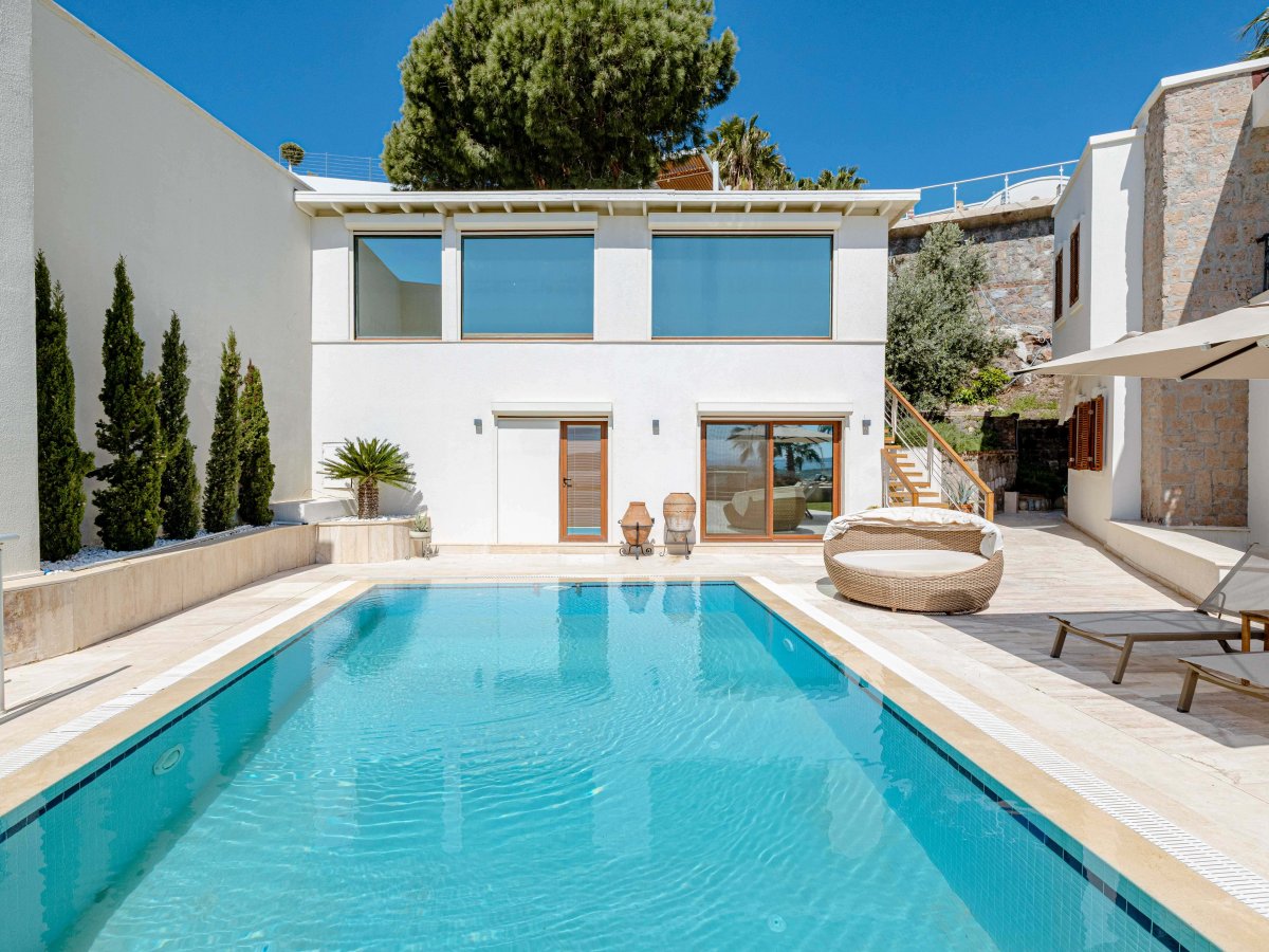 Bodrum Bitezde 5 yatak odalı özel havuzlu Villa Dorian