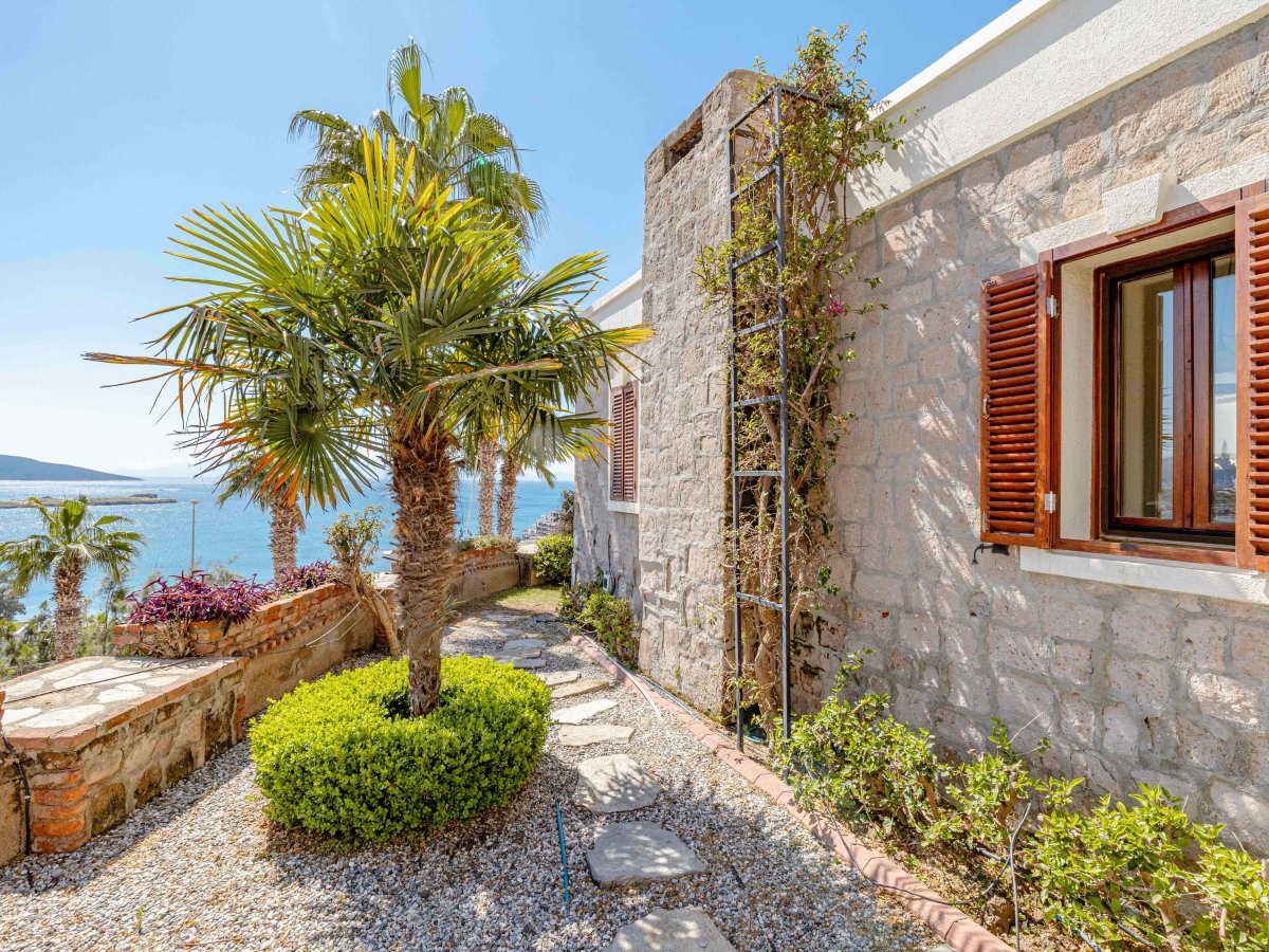 Bodrum Bitezde 5 yatak odalı özel havuzlu Villa Dorian