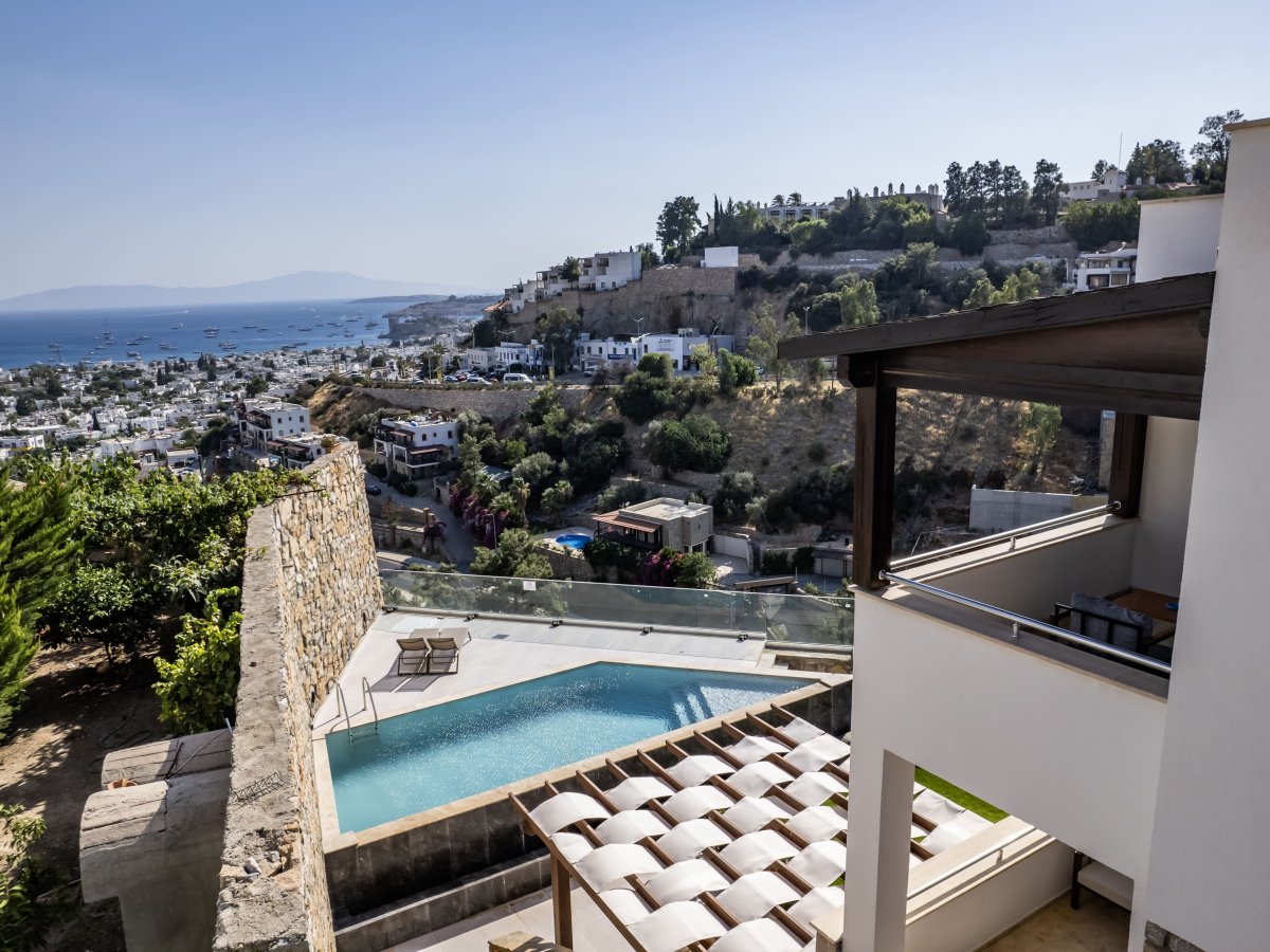 Bodrum Merkezde 4 yatak odalı özel havuzlu Villa Castle