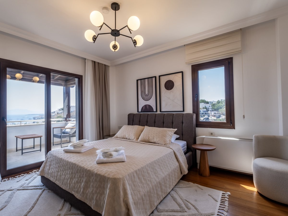 Bodrum Merkezde 4 yatak odalı özel havuzlu Villa Castle