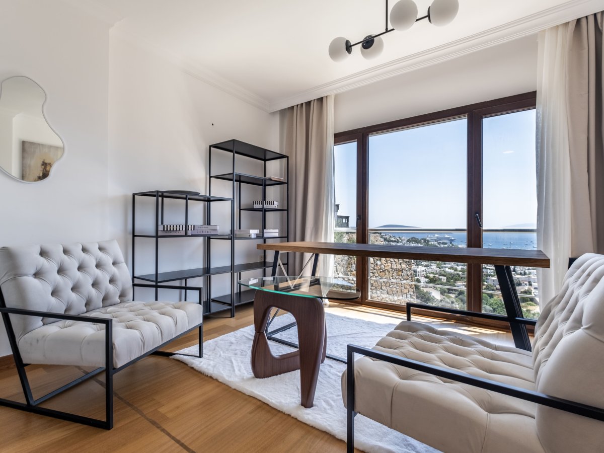 Bodrum Merkezde 4 yatak odalı özel havuzlu Villa Castle