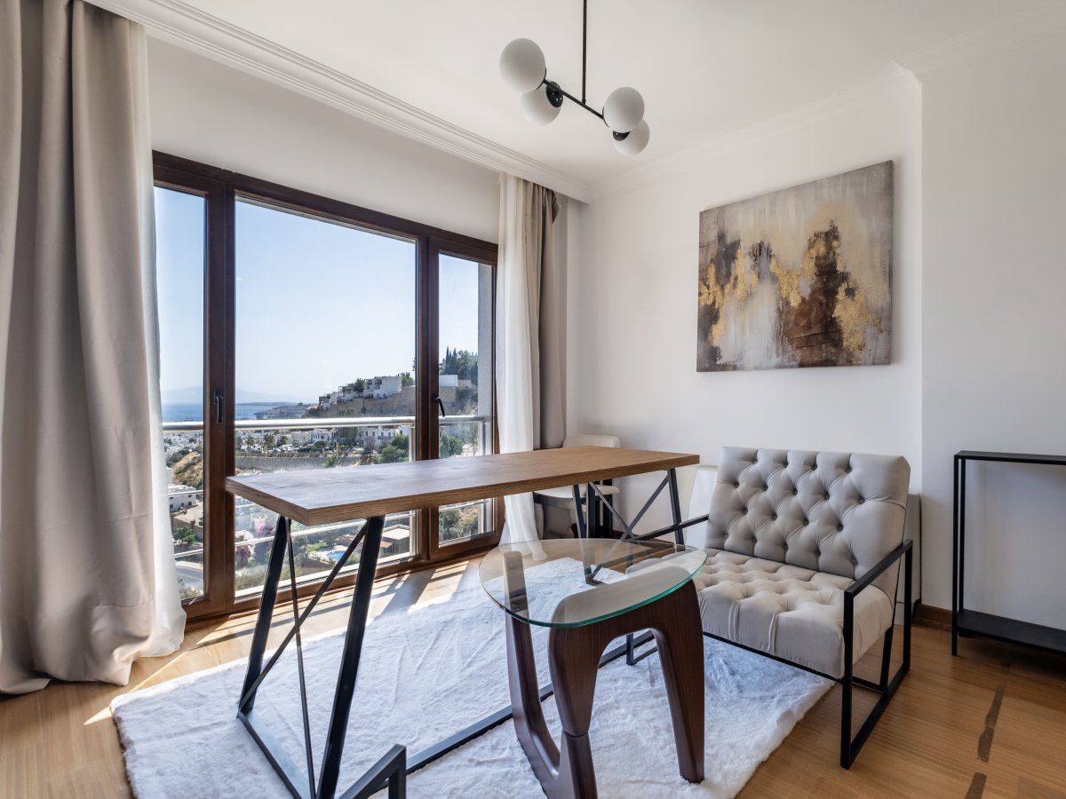 Bodrum Merkezde 4 yatak odalı özel havuzlu Villa Castle