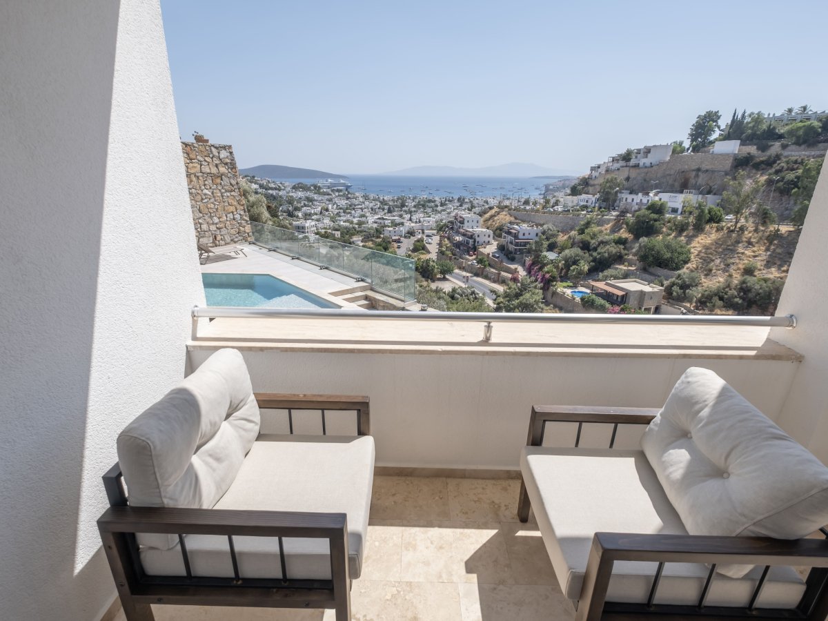 Bodrum Merkezde 4 yatak odalı özel havuzlu Villa Castle