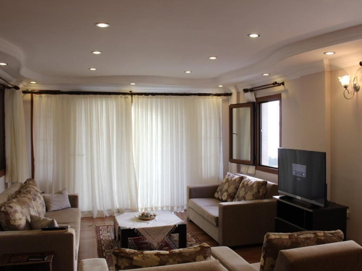 Gümüşlükte 4 yatak odalı Özel havuzlu Deniz manzaralı villa 