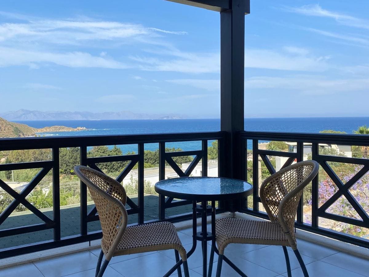 Gümüşlükte 4 yatak odalı Özel havuzlu Deniz manzaralı villa 