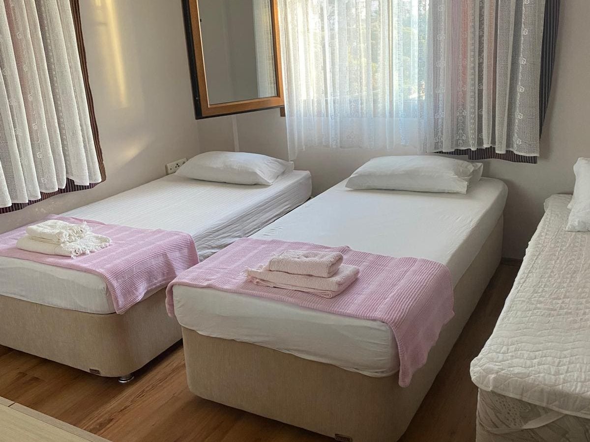 Gümüşlükte 4 yatak odalı Özel havuzlu Deniz manzaralı villa 