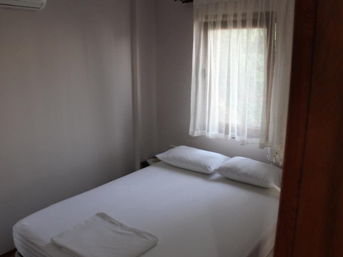 Gümüşlükte 4 yatak odalı Özel havuzlu Deniz manzaralı villa 