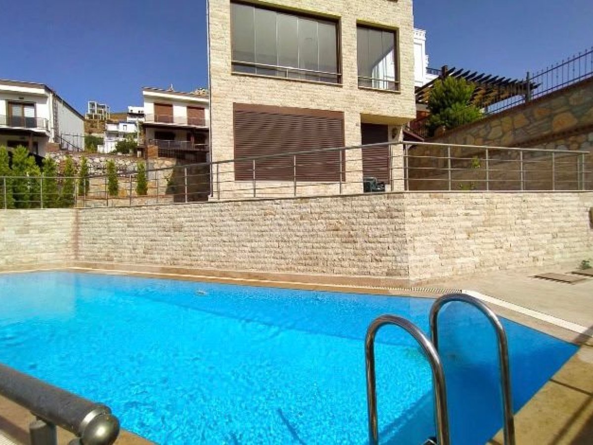Turgutreiste 2 yatak odalı villa james