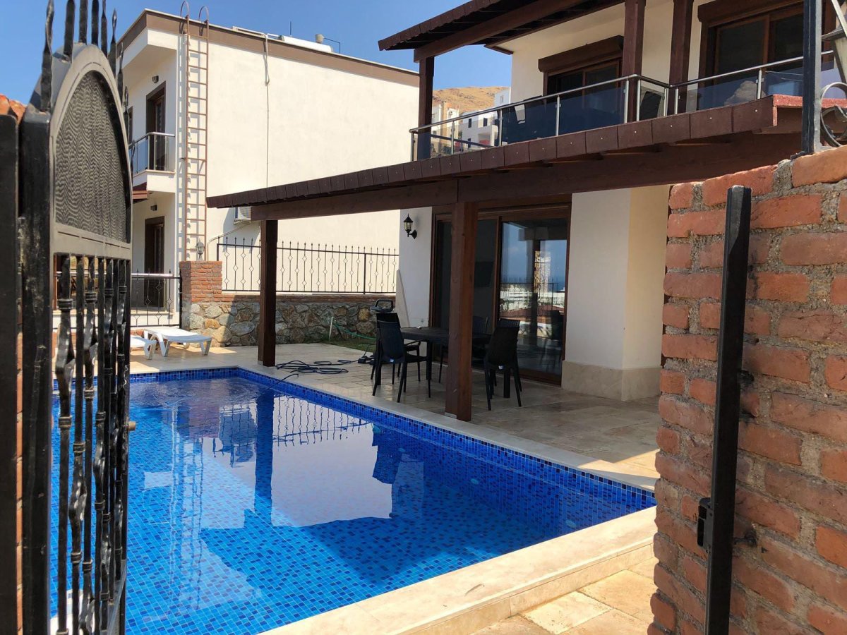 Turgutreiste 3 yatak odalı villa james