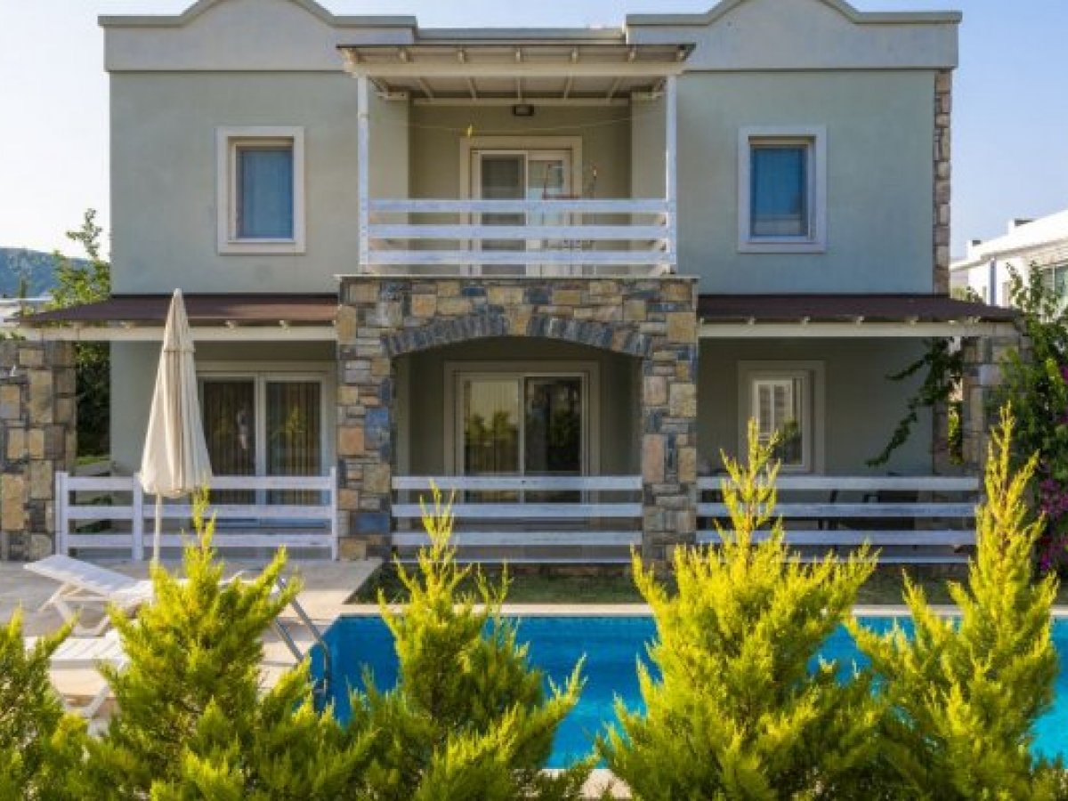 Bodrum Torba Sahilinde Özel Havuzlu Villa