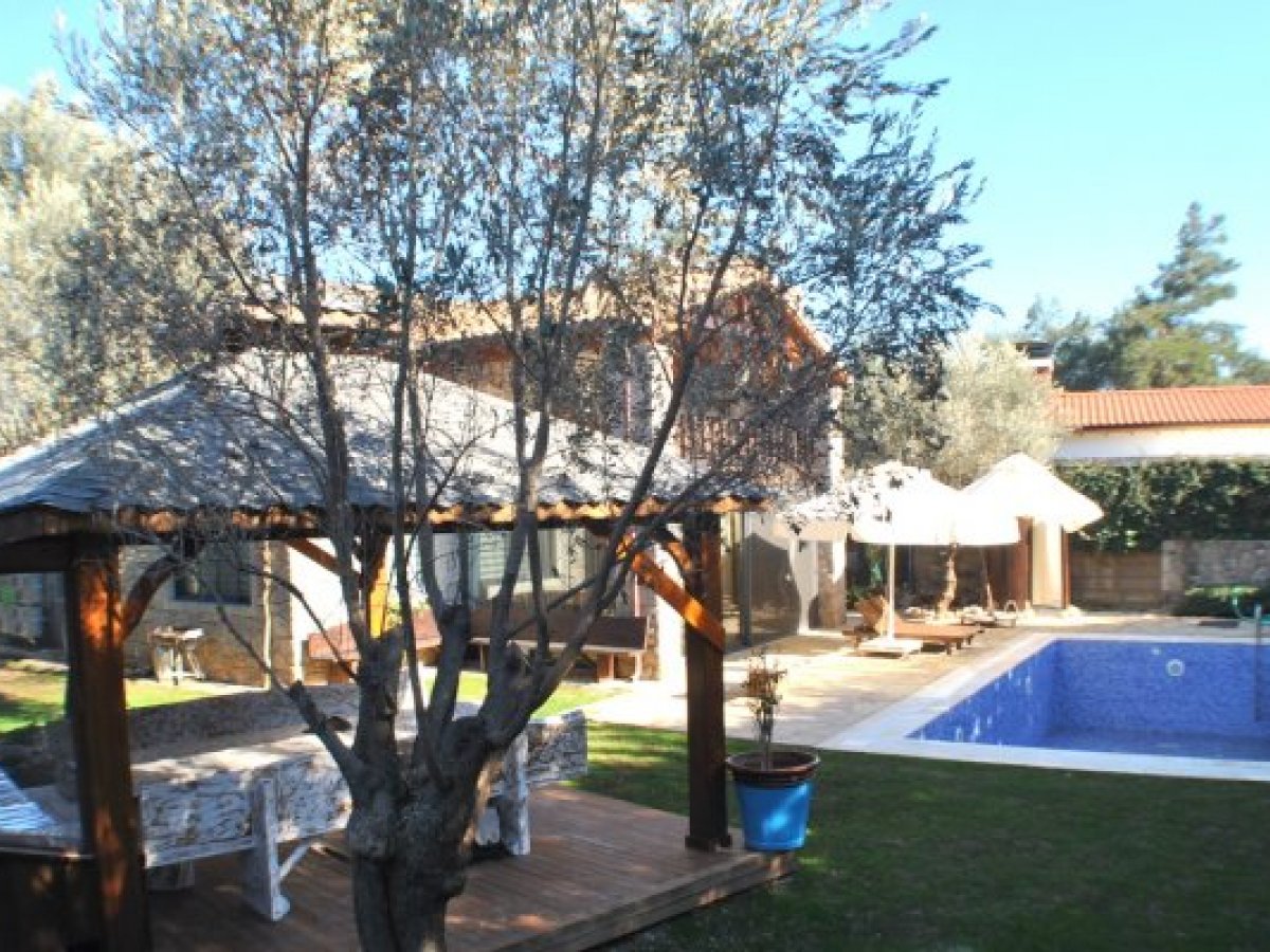 Torba Stone Villa For Rent With Private Pool Weekly