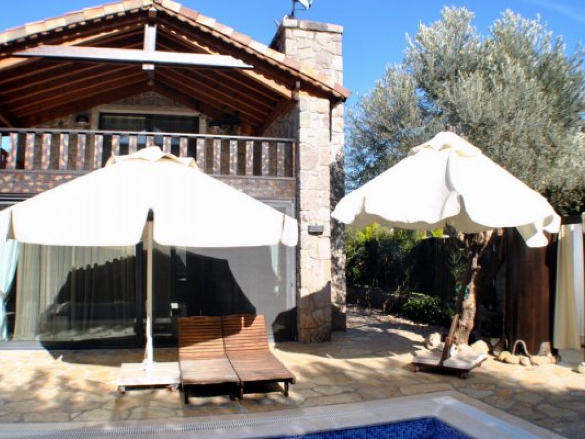 Torba Stone Villa For Rent With Private Pool Weekly