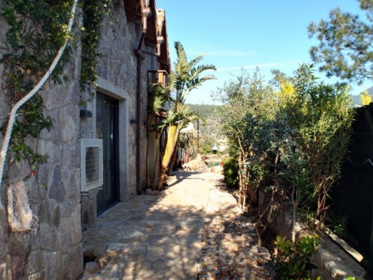 Torba Stone Villa For Rent With Private Pool Weekly