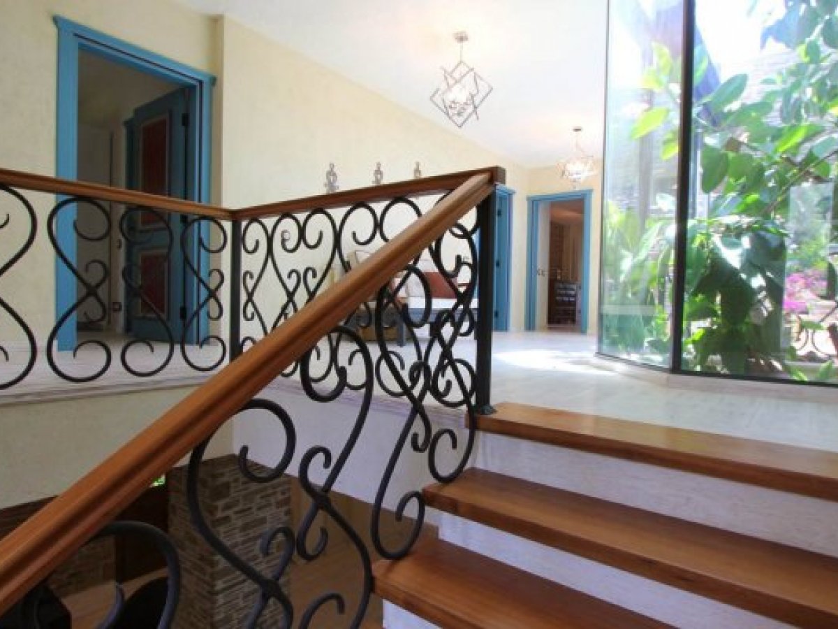 Seafront Holiday Villa In Bodrum Torba