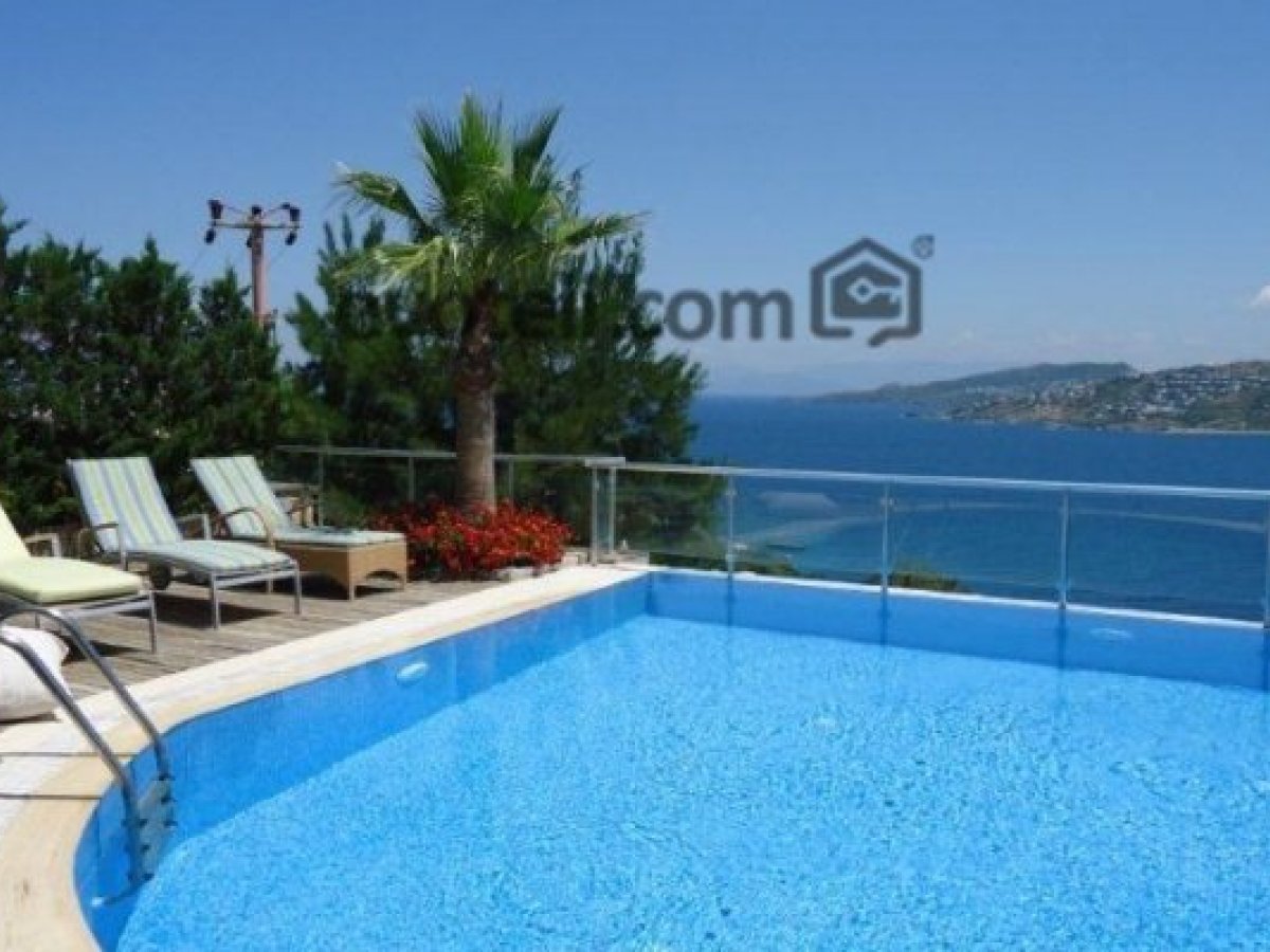 Detached Villa With Private Pool For Rent In Bodrum Yalıkavak