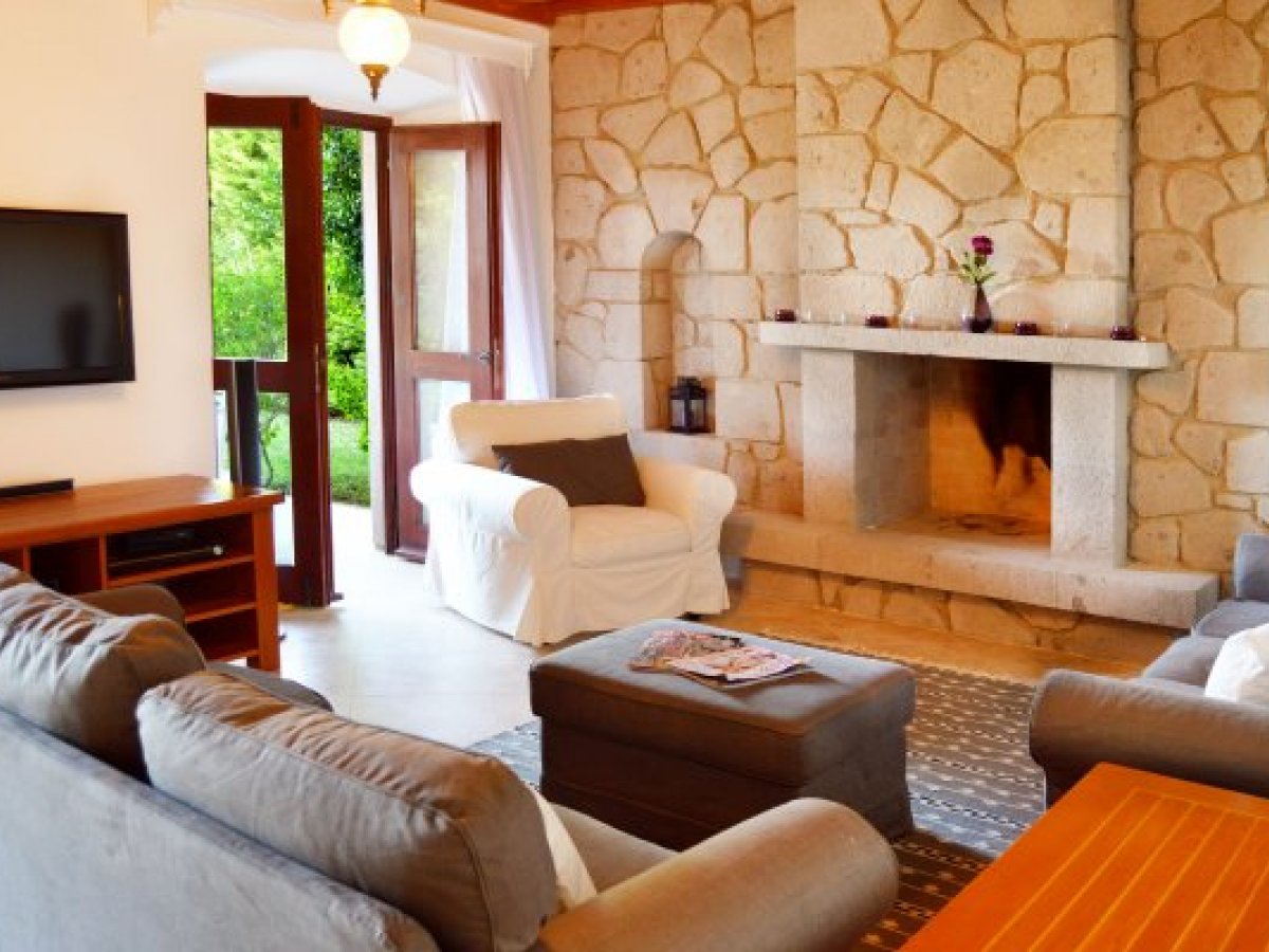 Daily Rental Stone Villa with Private Pool in Türkbükü