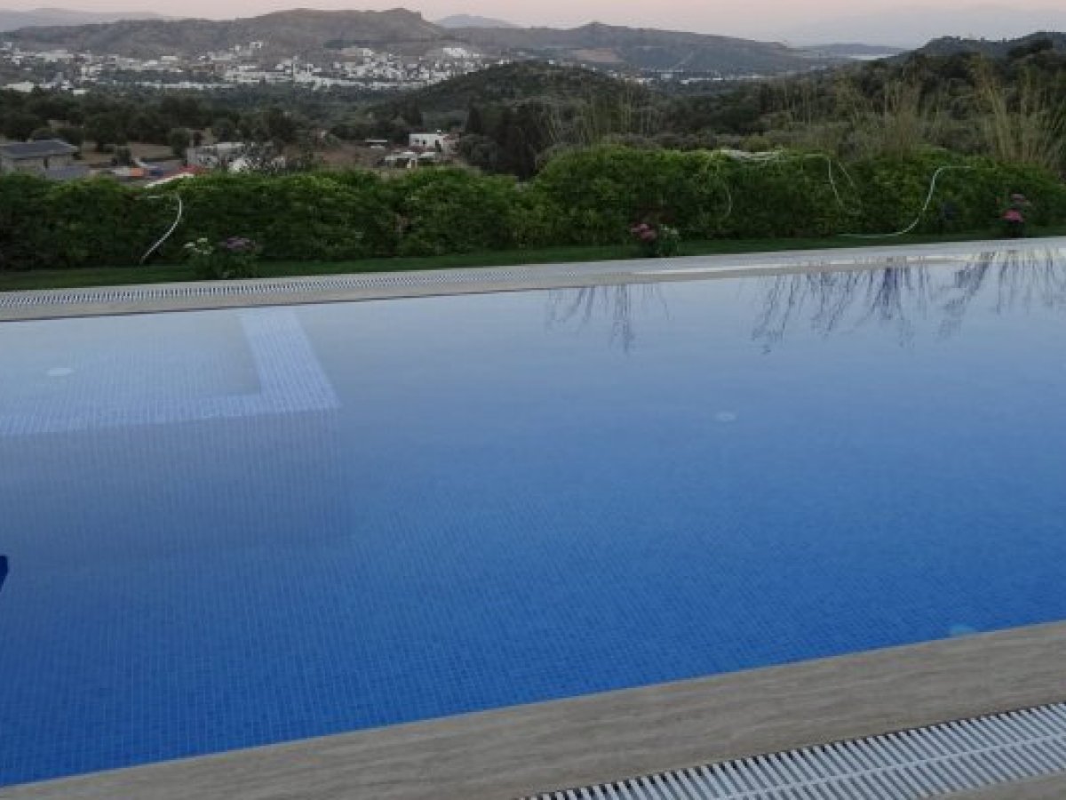 Private Pool Villa Rental in Ortakent Yakaköy