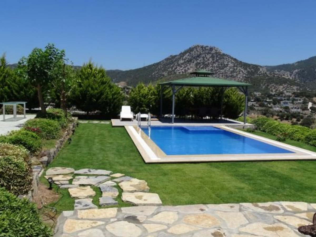 Private Pool Villa Rental in Ortakent Yakaköy