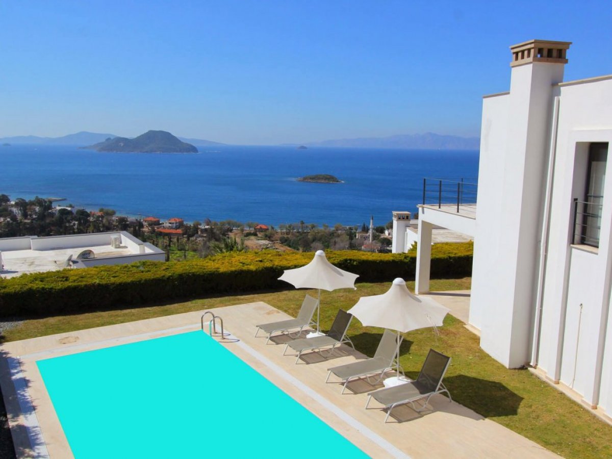 Bodrum Turgutreis Deniz Manzaralı Kiralık Havuzlu Villa